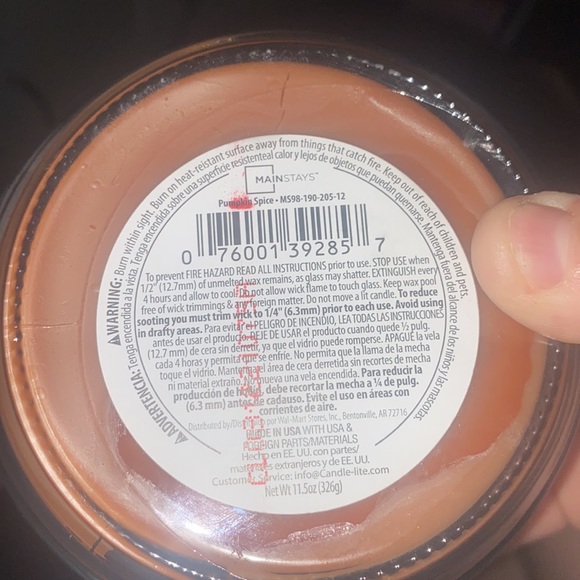 New with tags Candle made in the USA Pumpkin Spice - Picture 3 of 3